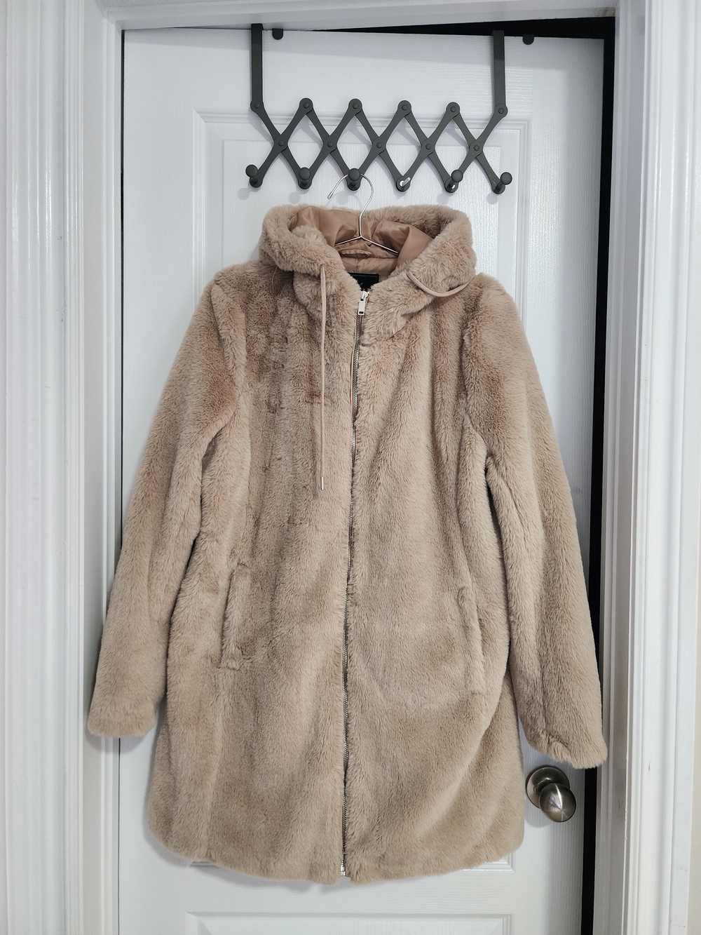 NWOT Women’s Plush Hooded Faux-Fur Coat - Beige
